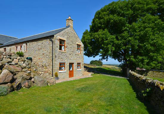 Curlew cottage self catering holiday accommodation has ample outside space for relaxation. Visit nearby Hexham and Hadrian's Wall Northumberland England uk